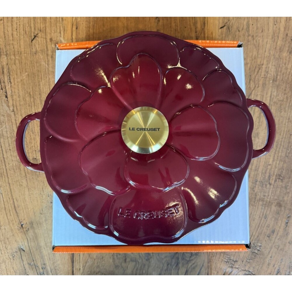 Le Creuset Signature Cast Iron Petal Shallow Casserole 2.25qt Garnet Rhone NEW